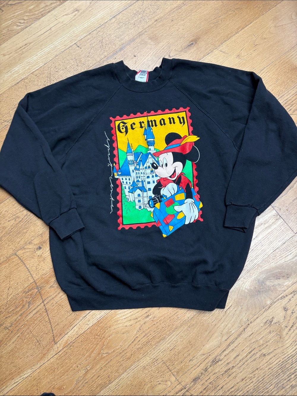 Vintage Walt Disney Exclusive Sweatshirt. Germany. 4 XL